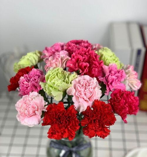 鲜花又什么又什么,探索鲜花的多重寓意与象征之美