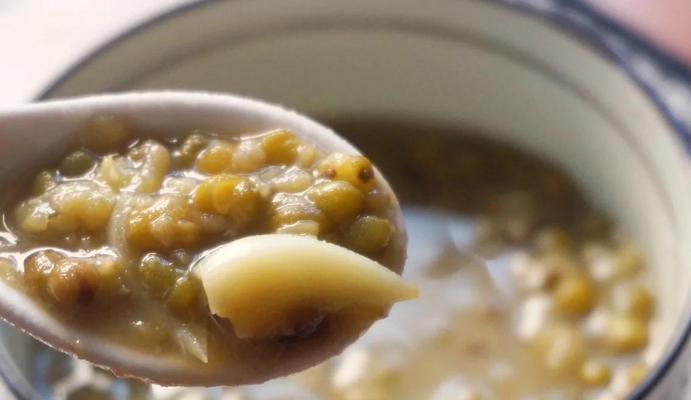 百合汤的搭配秘籍（探索百合汤的无限可能）